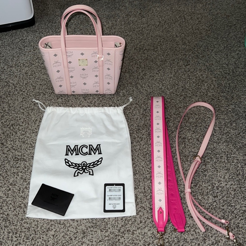 100% Authentic ✅ Like New💗Pink MCM Purse💗